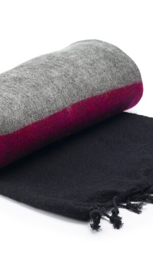 Plaid Antracit Cyclaam gestreept. Handgemaakte dekens online bestellen.online kopen